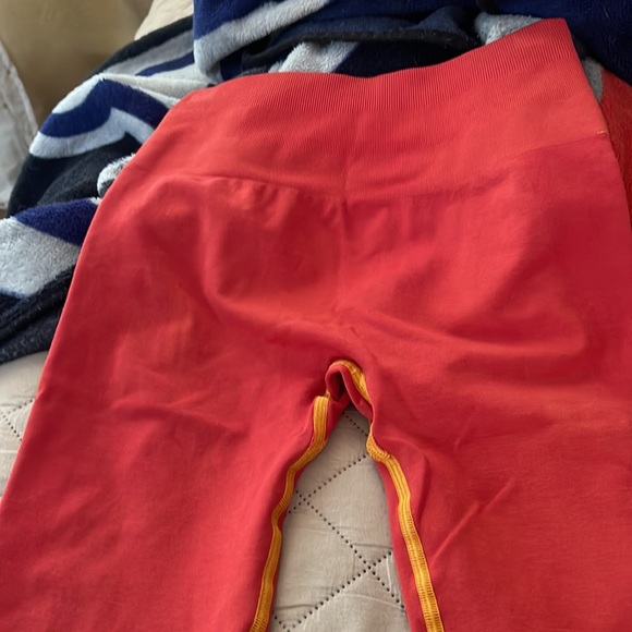 Small alphalete amplify originally golden hour. I dyed them reddish pink - Picture 3 of 10